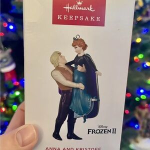 NIB, Hallmark, Keepsake Disney Frozen II Anna and Kristoff Ornament